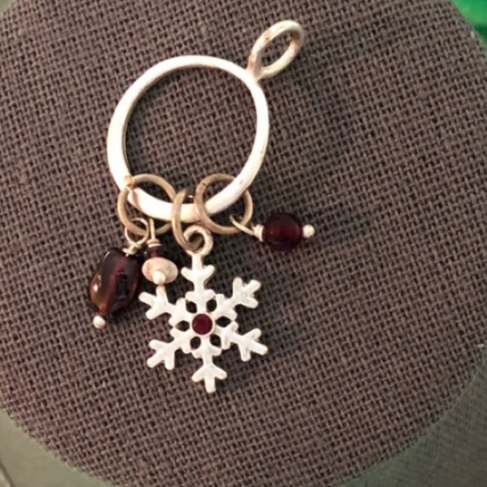 Eddie Bauer Charm Holder Snowflake & Garnet Charms